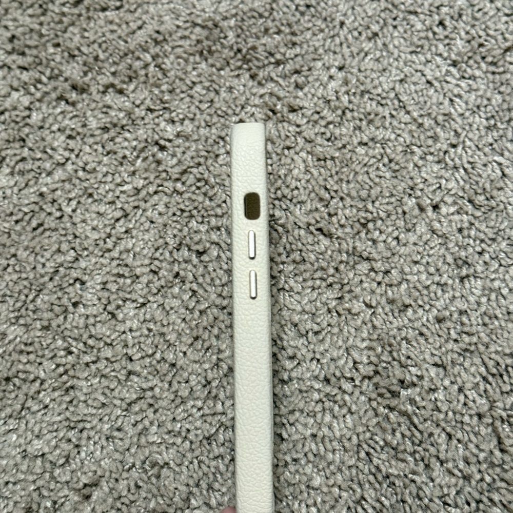 Casetify Cream iPhone 14 pro Case - Picture 2 of 4